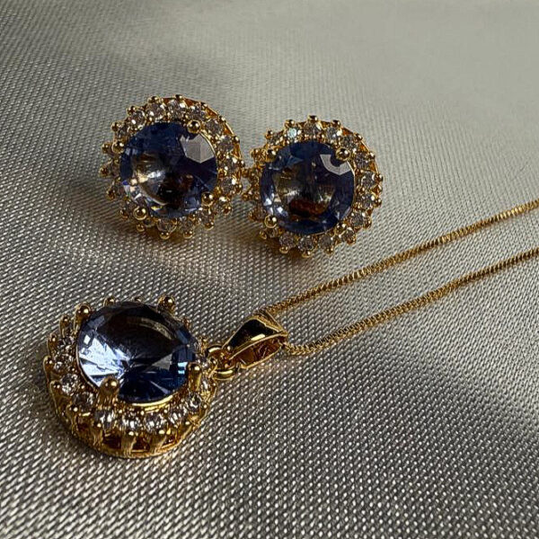 Conjunto redondo azulado