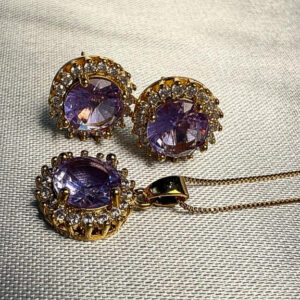 Conjunto redondo roxo