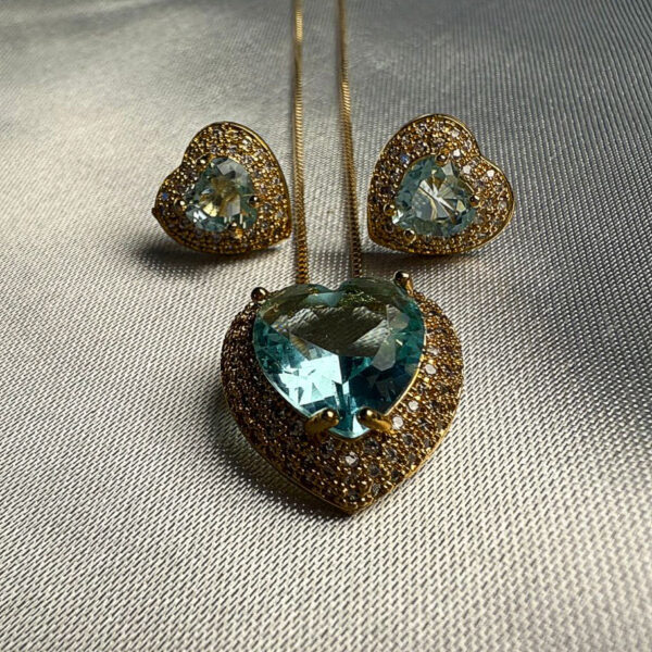Conjunto coração cravejado azul