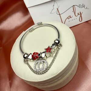 Pulseira infantil com berloque