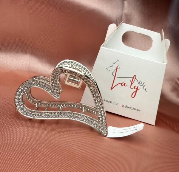 Presilha coração prata com strass